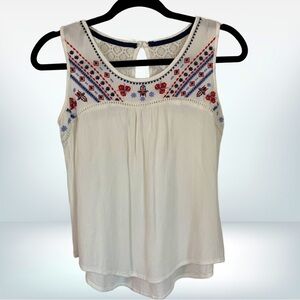Xhilaration White Embroidered Sleeveless Tank Top, size Med